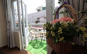 Khách Sạn Golden Charm Hà Nội